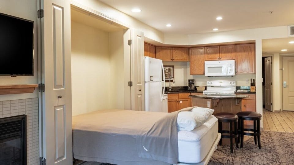 ClubWyndhamAngelsCamp_1bedroom-020