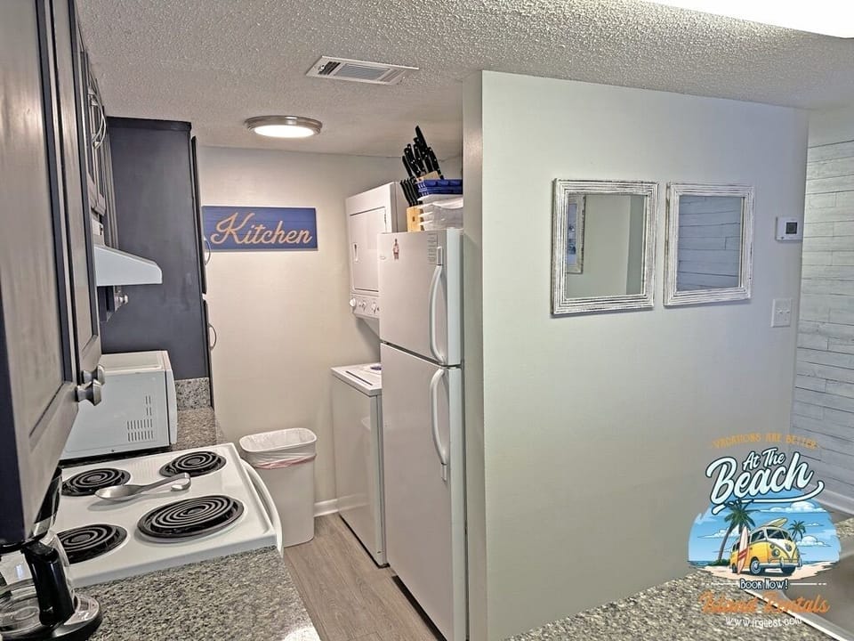 Sugar Beach, Orange Beach Alabama. Sleeps 8. Managed by Island Rentals.