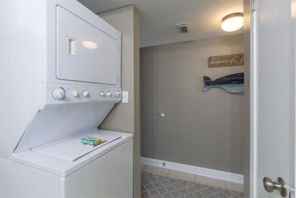 Breakers unit 31 2/2 Sleeps 8 Orange Beach, AL Managed by Island Rentals