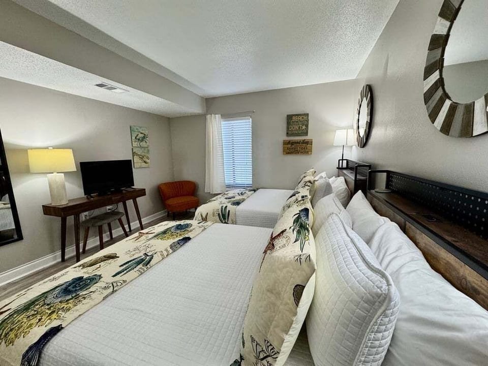 Breakers unit 31 2/2 Sleeps 8 Orange Beach, AL Managed by Island Rentals