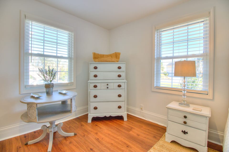 Kure Cottage-Bedroom