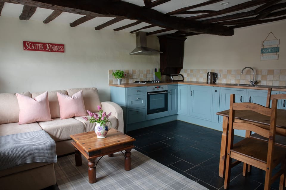 The Coach House - Open plan living area