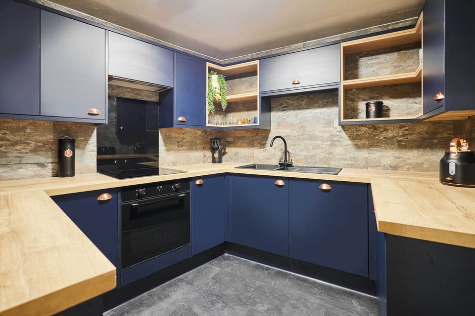 Regency Mansions Apartment, Redcar - Host & Stay