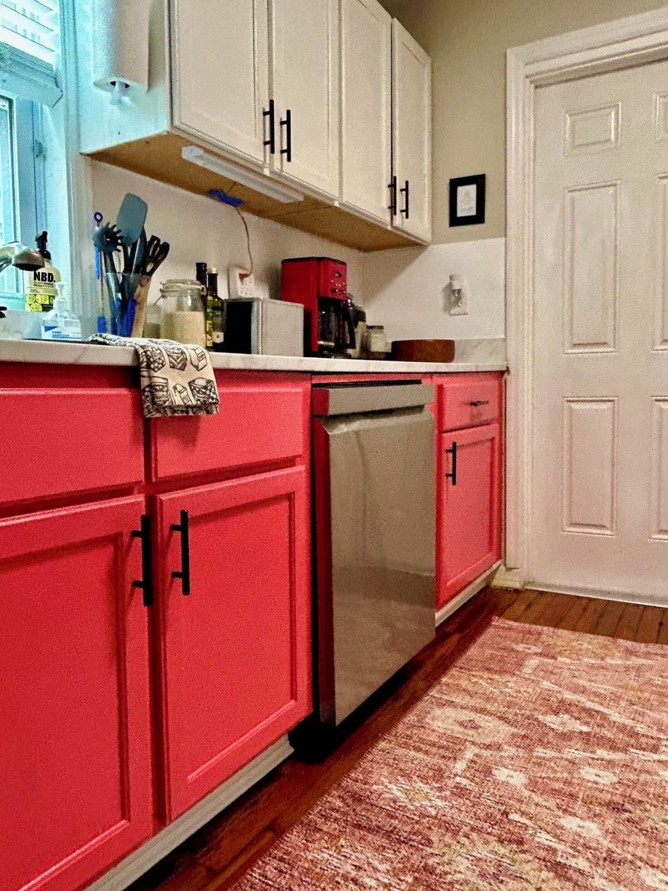 Full-sized dishwasher in kitchen