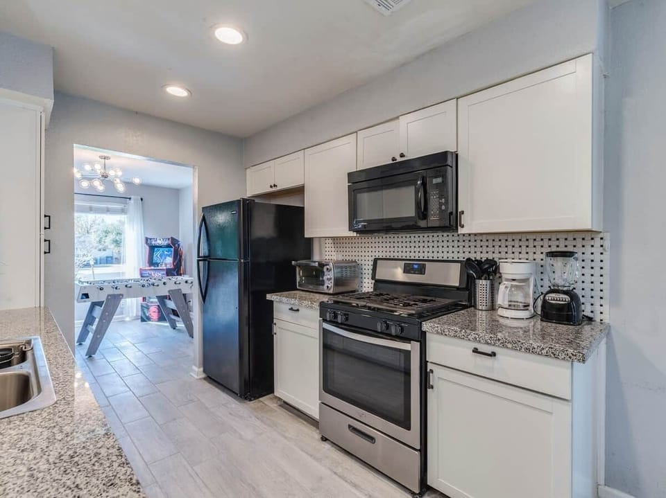 Well Equipped kitchen with all basic cooking supplies. 
