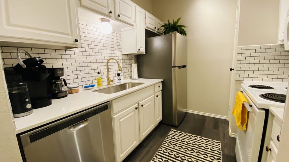 Newly renovated kitchen, fully equipped with everything you'll need