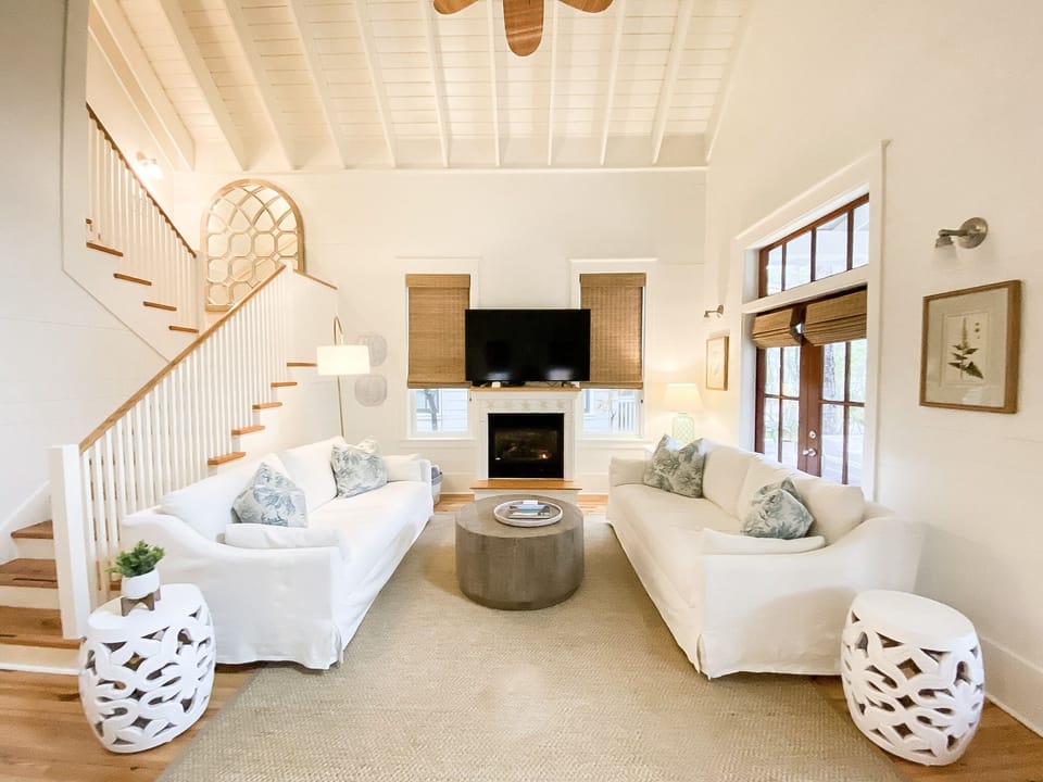 Bright and Beachy. High ceilings and luxurious appointments.