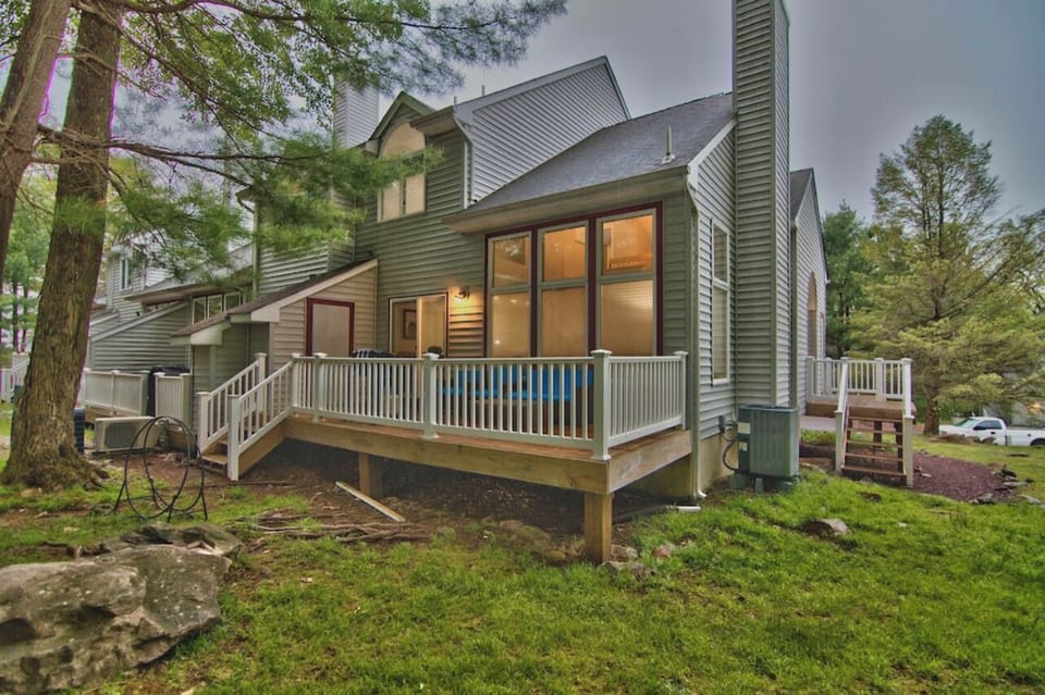 Large outdoor deck to relax on with new grill