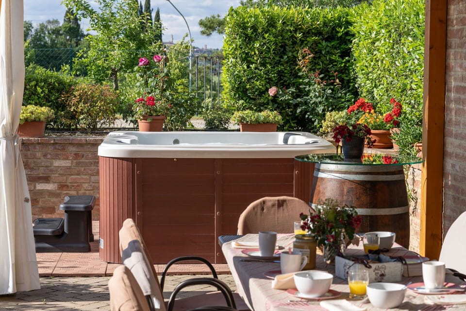 Autumn, Building Exterior, Garden, Hot Tub, Spring, Summer