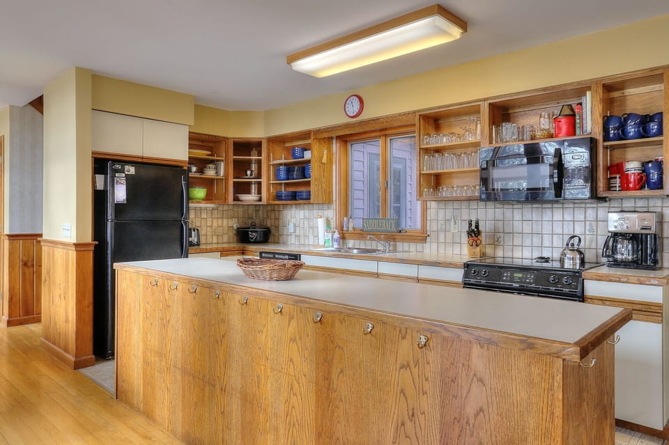 Fully Applianced Kitchen
