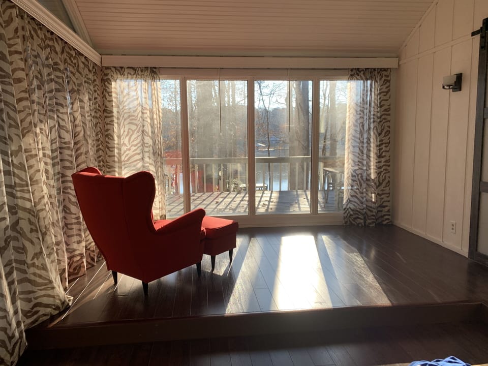 Master Bedroom Sitting Area 