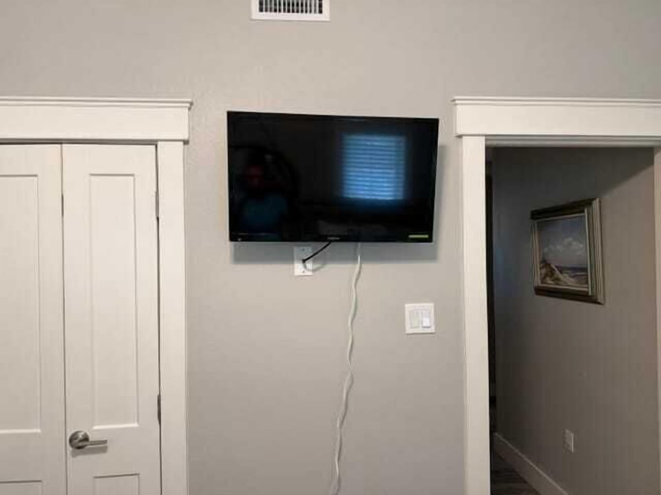 Guest bedroom