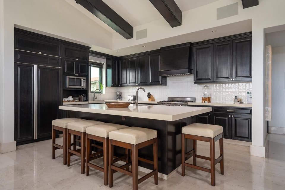 Gourmet kitchen, fully equipped