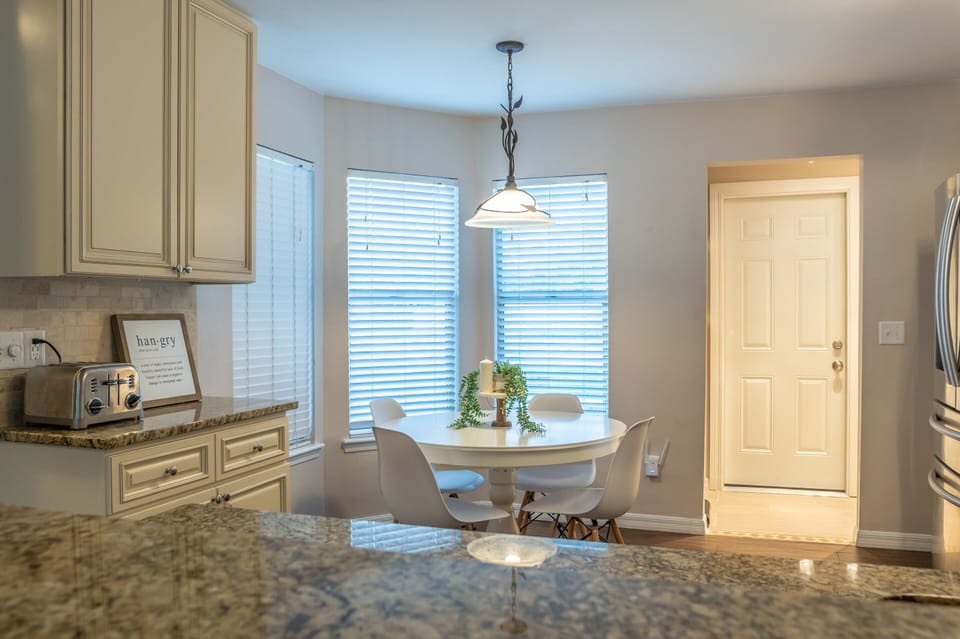Breakfast nook 