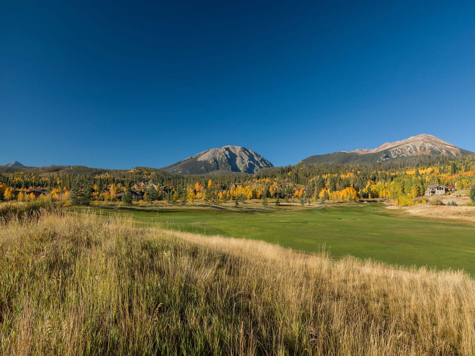 1.5 Miles to the Raven Golf Club - 1.5 Miles to the Raven Golf Club