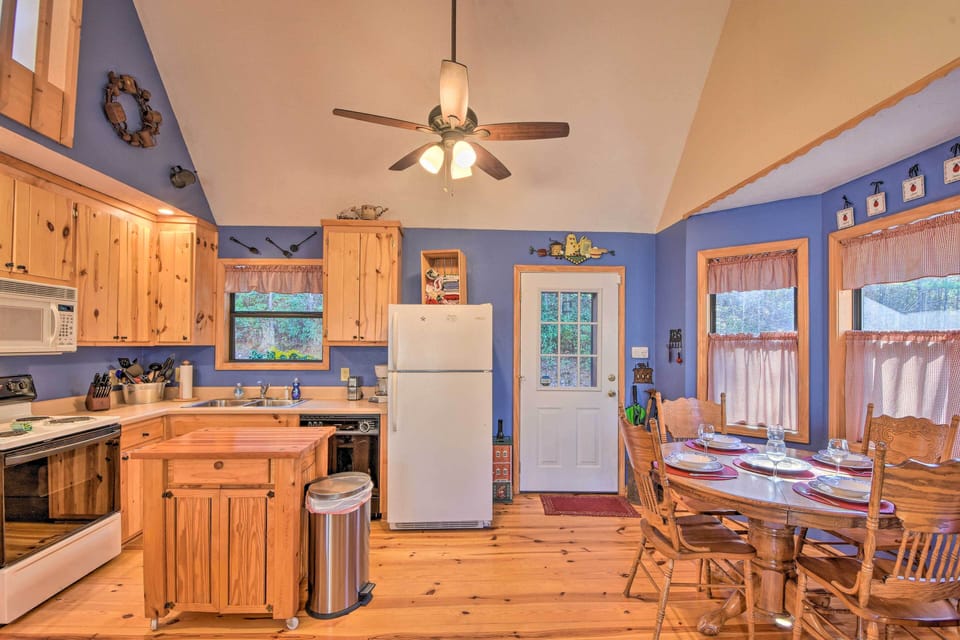 Fully Equipped Kitchen | 1st Floor | Cooking Basics & Spices | Crock-Pot