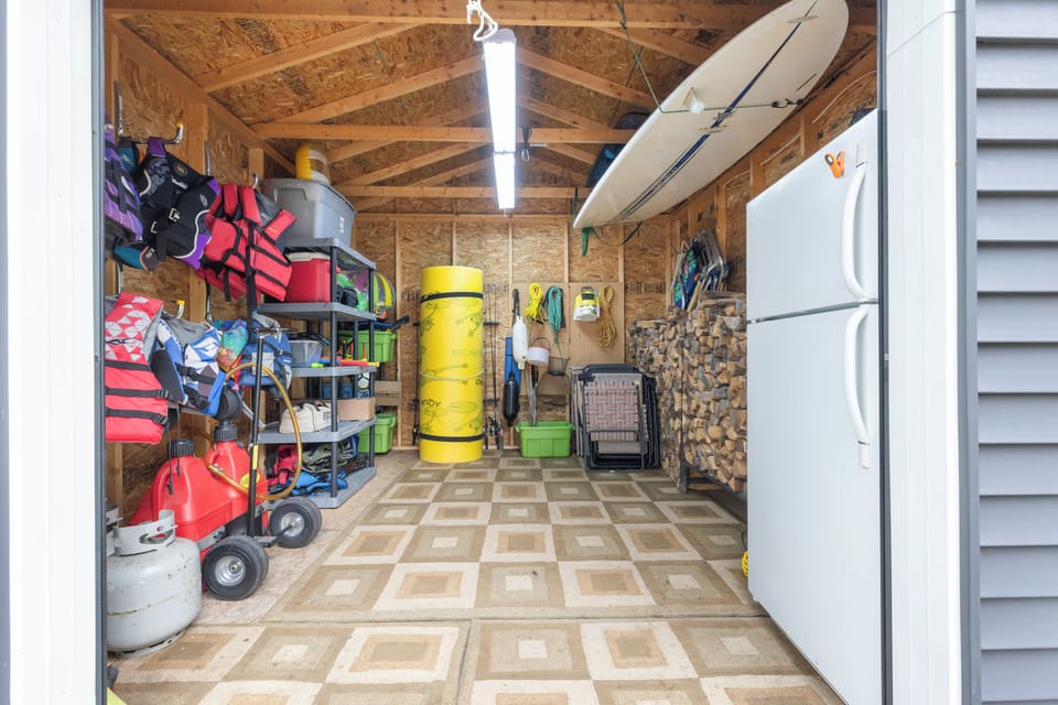 Guest shed