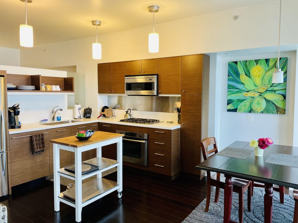 fully equipped kitchen