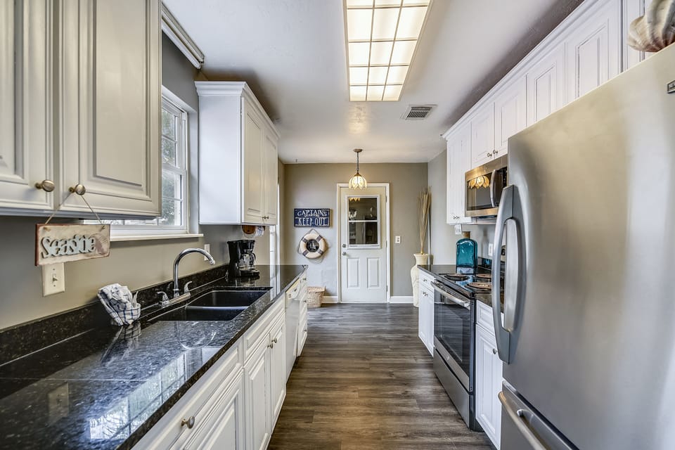 Fully Stocked Kitchen