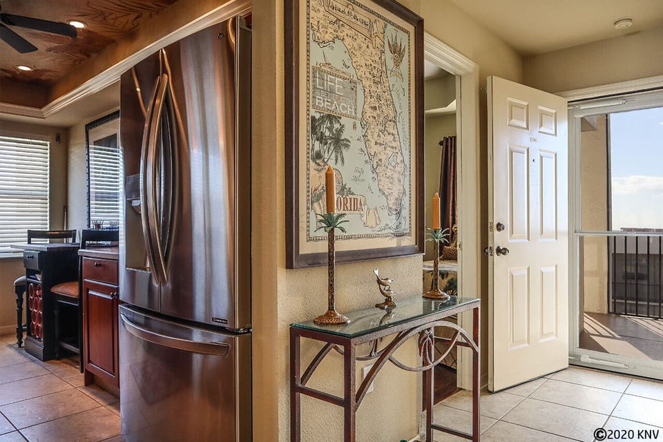 Hibiscus Pointe 764