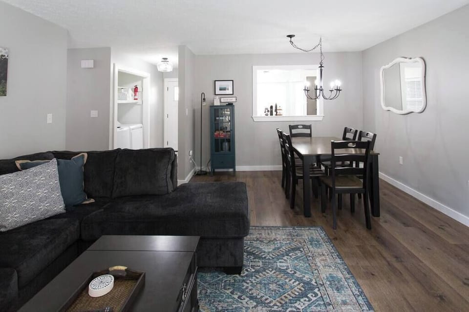 Open concept living with dining space for 6