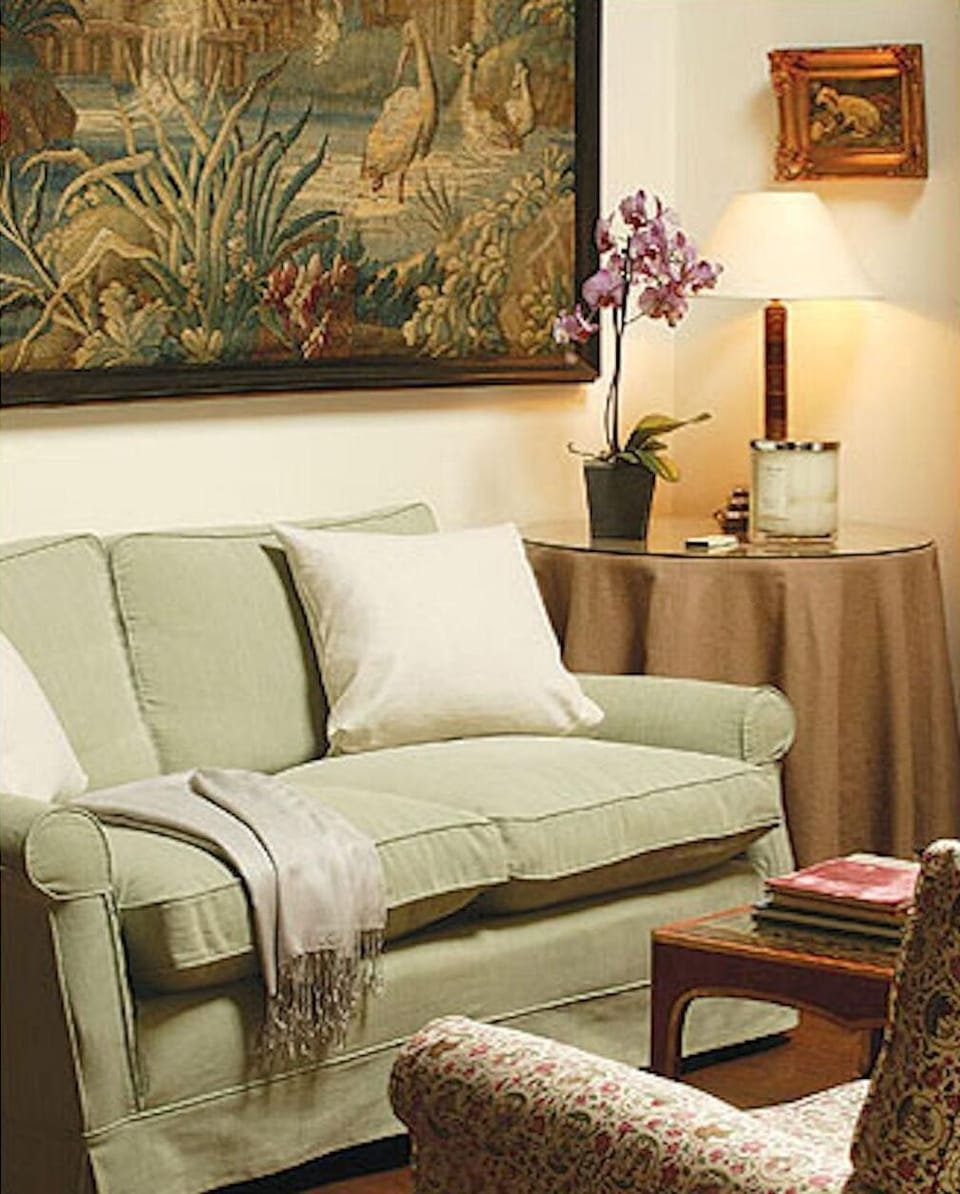 Sitting Room 2nd Floor Detail 