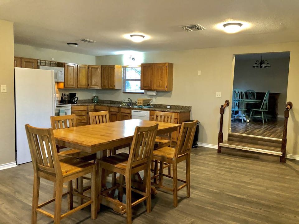 Fully furnished kitchen and dining room