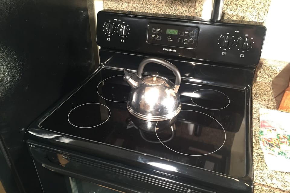 Full Kitchen.