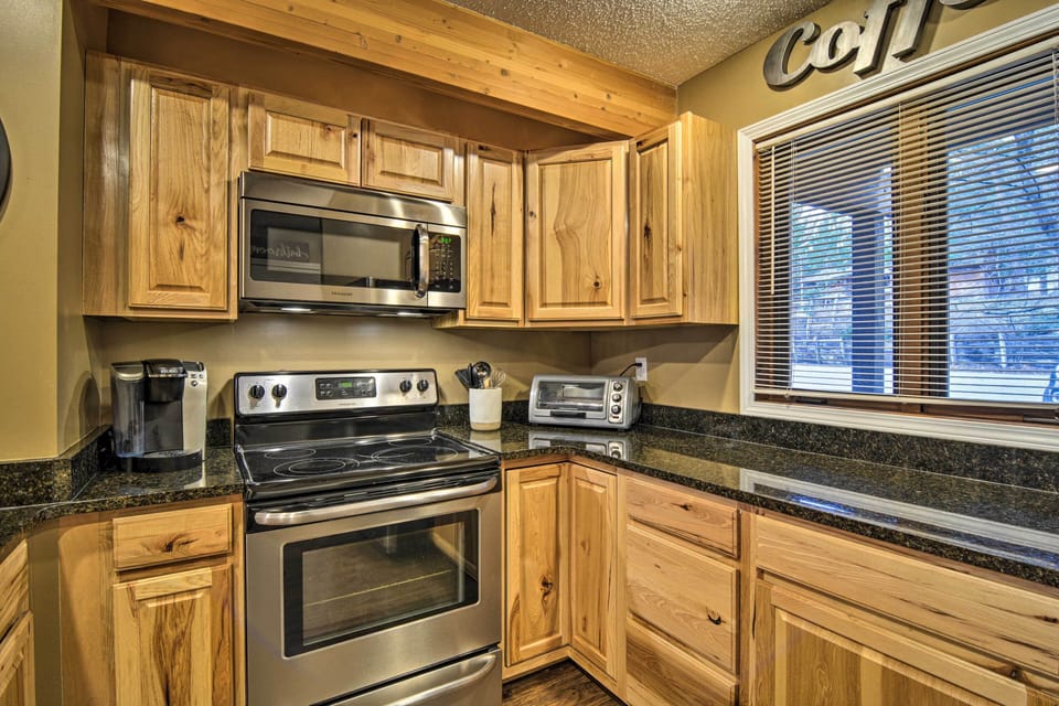 Well-Equipped Kitchen  | Dishware & Flatware