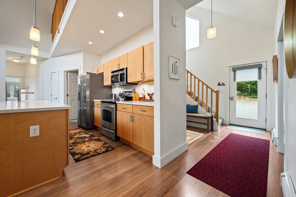 Entryway into kitchen