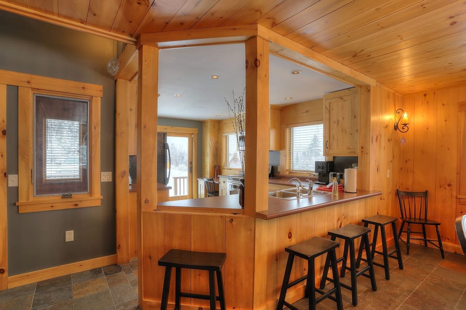 Kitchen bar seating for 4