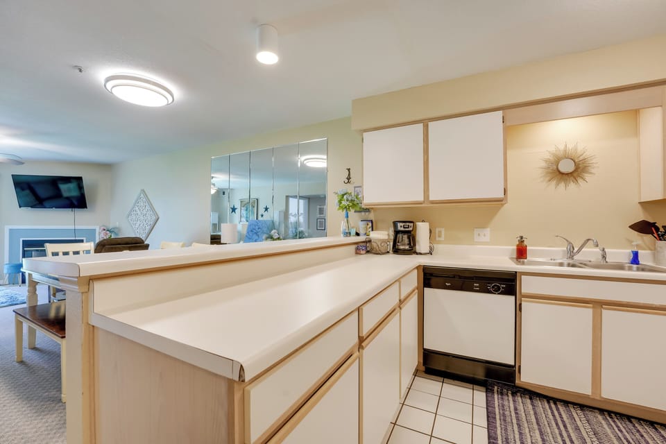 Kitchen | Cooking Basics | Drip & Keurig Coffee Makers | Dishwasher