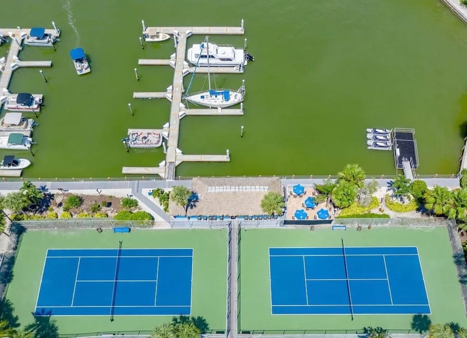 Tennis courts 