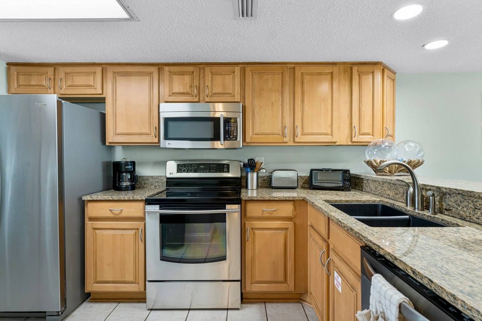 Updated kitchen with ample counter space