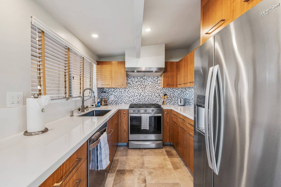 Beautifully Remodeled Kitchen!