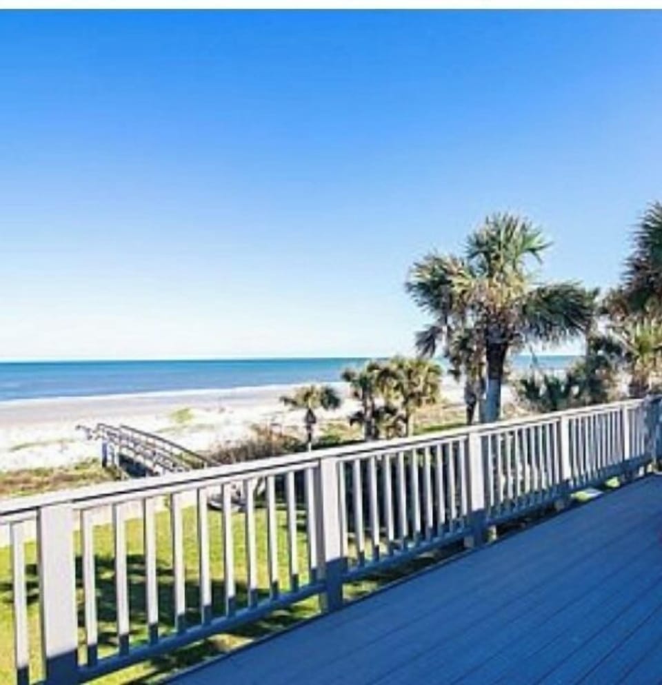 Upstairs Balcony 