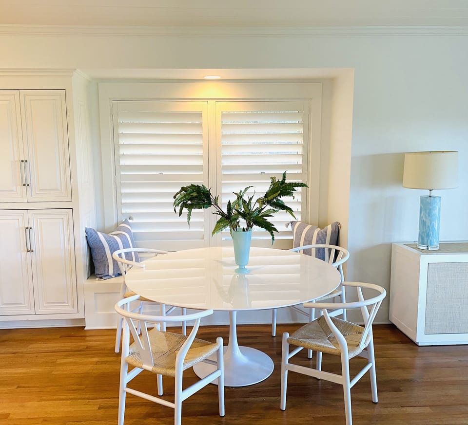 Table that seats 6-8