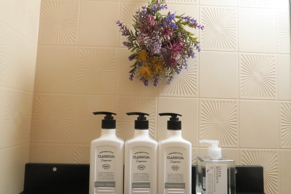 Bathroom amenities