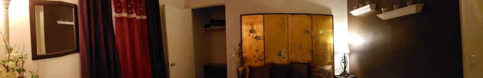 chocolate/vanilla room sleeps 2