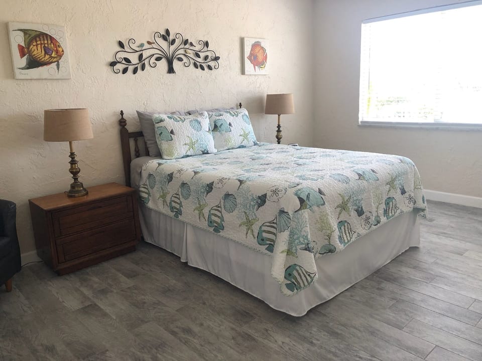 Queen size bed
