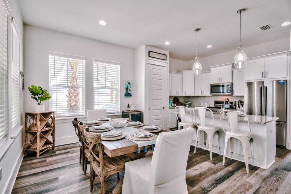 Dining/Kitchen