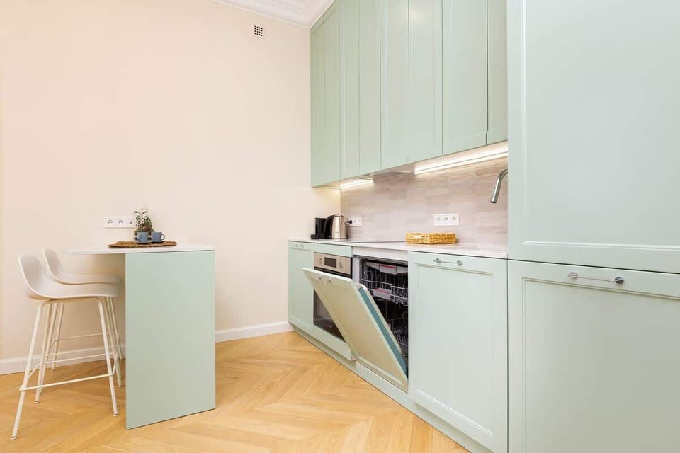 Modern, fully equipped kitchenette. 