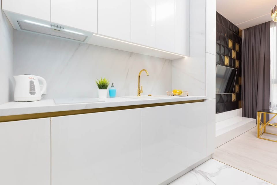 Modern, fully equipped kitchenette. 