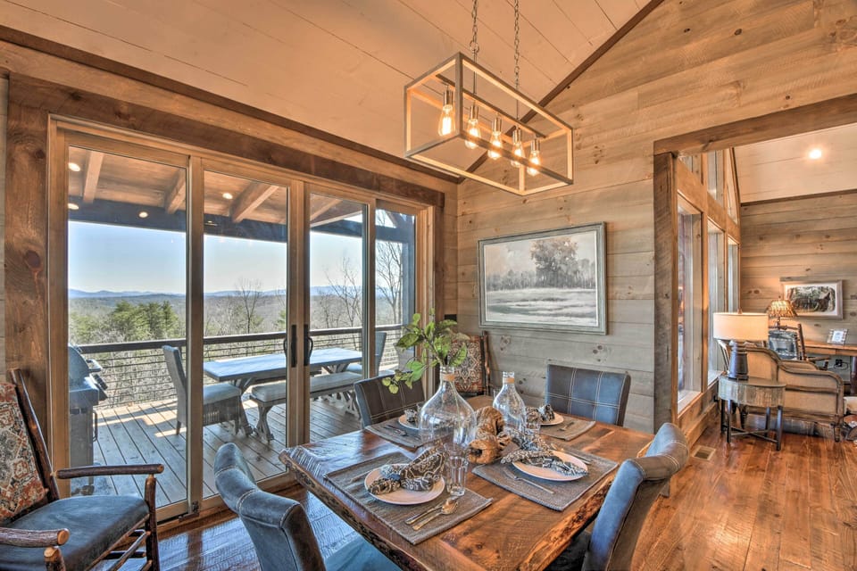 Kitchen | Dining Area