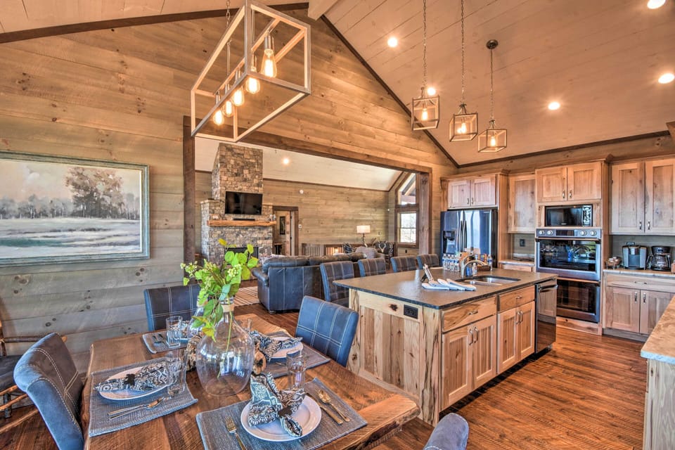 Kitchen | Dining Area