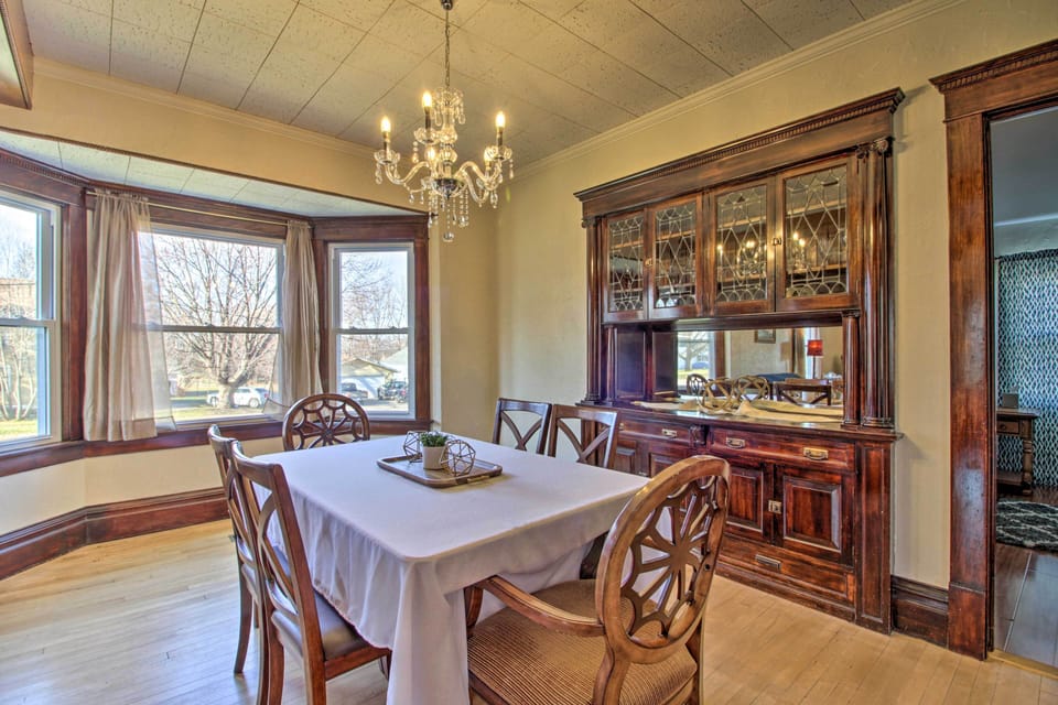 Dining Room | Dishware & Flatware