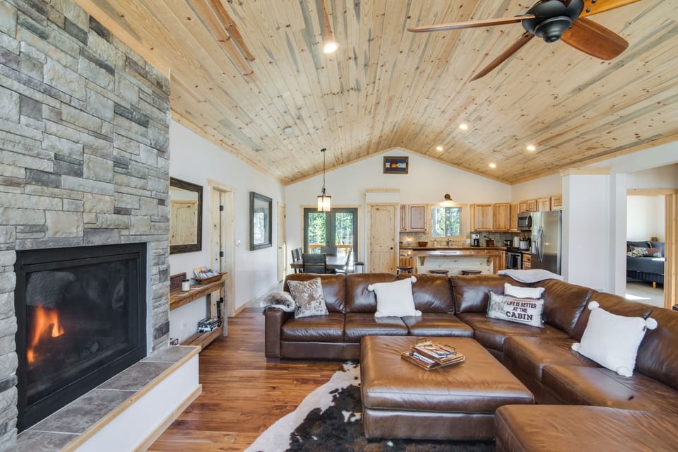 Interior | Open Floor Plan | Free Highspeed WiFi