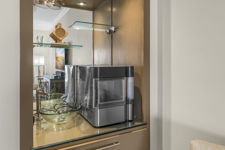 Wet Bar with Ice Maker