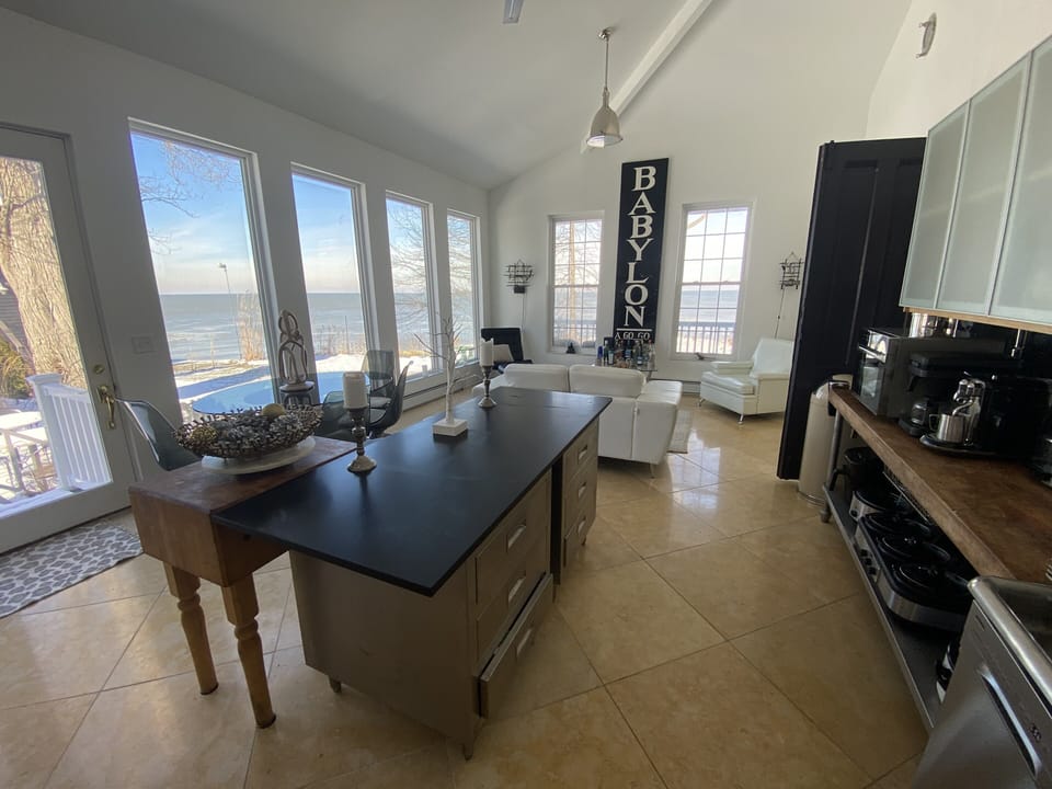 Great room/ lakefront observatory 