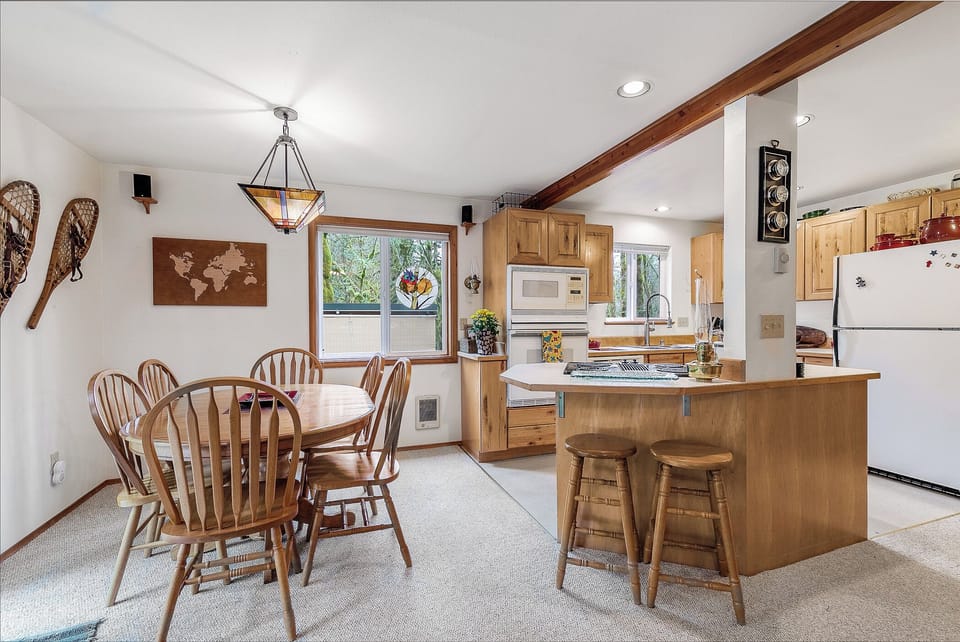 Open floor plan, great for family vacation